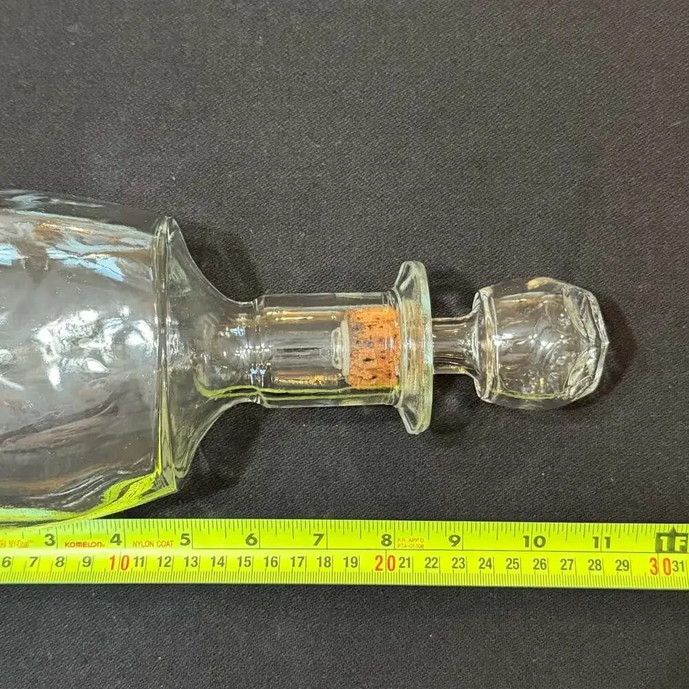 Unbranded clear glass